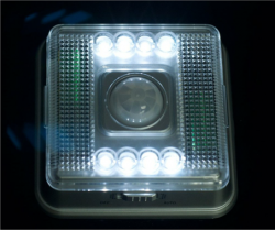 Lampe / Bewegungsmelder Batteriebetrieben mit  8 Led  nur 5,69€ statt 7,29€ @ebay