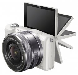 Favorio: Sony ILCE-5000L Systemkamera 20,1MP + Objektiv Refurbished für nur 277,90 Euro statt 389,00 Euro bei Idealo