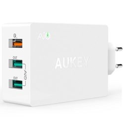 AUKEY Quick Charge 2.0 USB Ladegerät mit 3 Anschlüssen mit Gutscheincode für 5,99 € statt 11,99 € @Amazon
