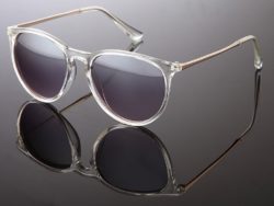 UVprotect Retro-Optik Sonnenbrille mit UV400-Schutz in 7 Farben für 1,99 € (vorher 12,89 €) @Amazon