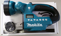 Makita BMR050 Akku Lampe mit Radio für 38,89€ inkl. Versand [idealo 60,18€] @ebay
