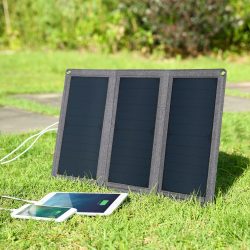 Amazon – AUKEY Solarladegerät mit zwei USB-Anschlüssen durch Gutscheincode für 24,99€ statt 49,99€