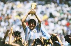 Zu Ehren von Diego Maradona könnt ihr das WM Finale von 1986 kostenlos streamen bzw. downloaden.