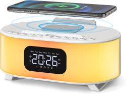 Amazon: Jugendcx Digital Wecker mit RGB Licht, kabelloser QI Ladestation und Bluetooth Lautsprecher mit Gutschein für nur 29,99 Euro statt 59,99 Euro